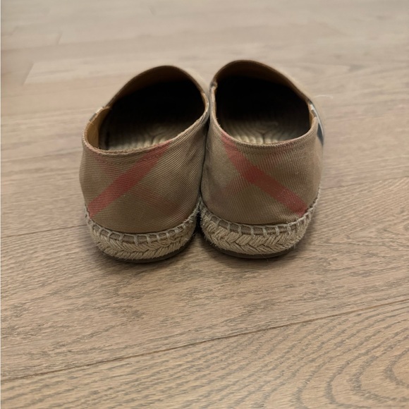 Burberry - Picture 4 of 8